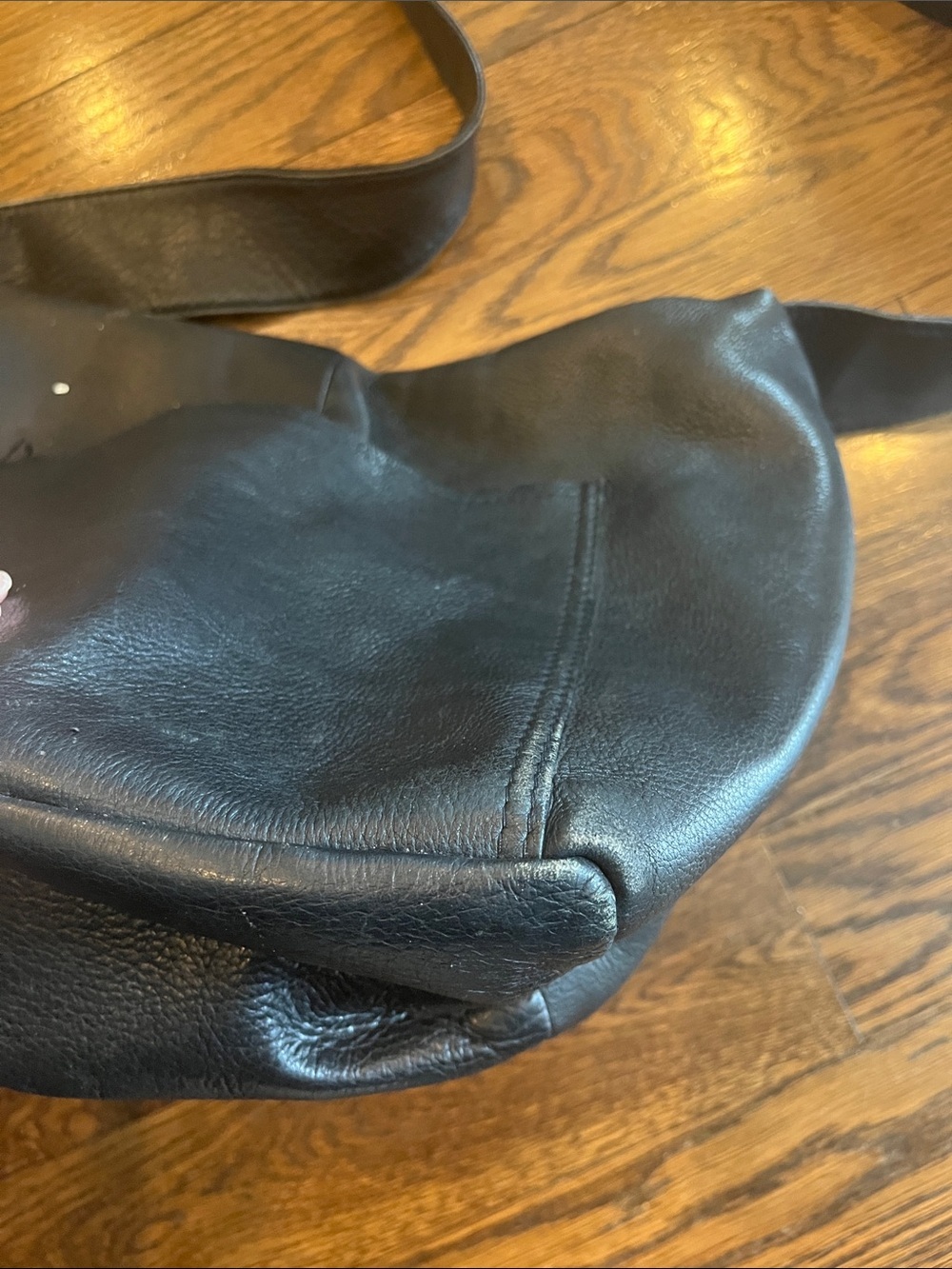 HOBO International vtg Leather Shoulder Bag - Classic Everyday Tote - Picture 4 of 4
